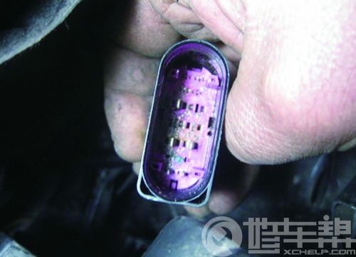 /新宝来轿车行驶中突然熄火